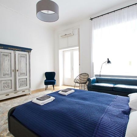 Luxury Apartment by Hi5 - Október 6 Street Budapest Exterior foto