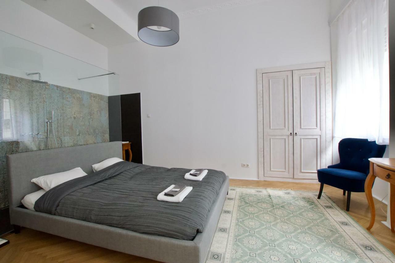 Luxury Apartment by Hi5 - Október 6 Street Budapest Exterior foto
